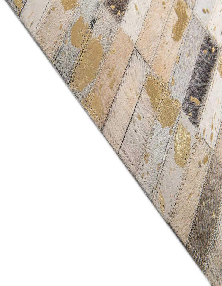 Detail image of 8' x 10' 1 Cowhide Stocks Rug