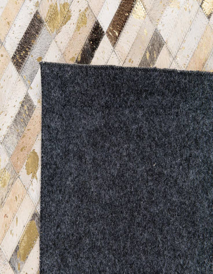 Detail image of 8' x 10' 1 Cowhide Stocks Rug