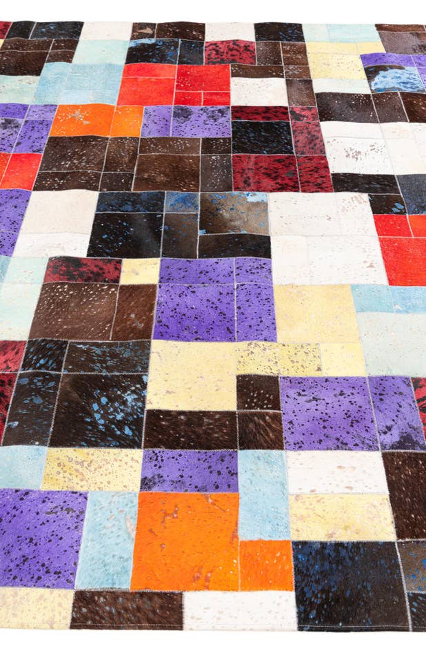 Detail image of 8' x 9' 10 Cowhide Stocks Rug