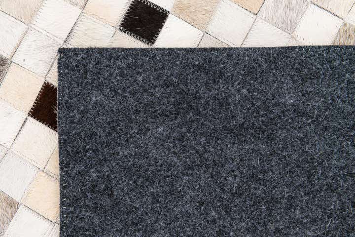 8' 1 x 10' Cowhide Stocks Rug
