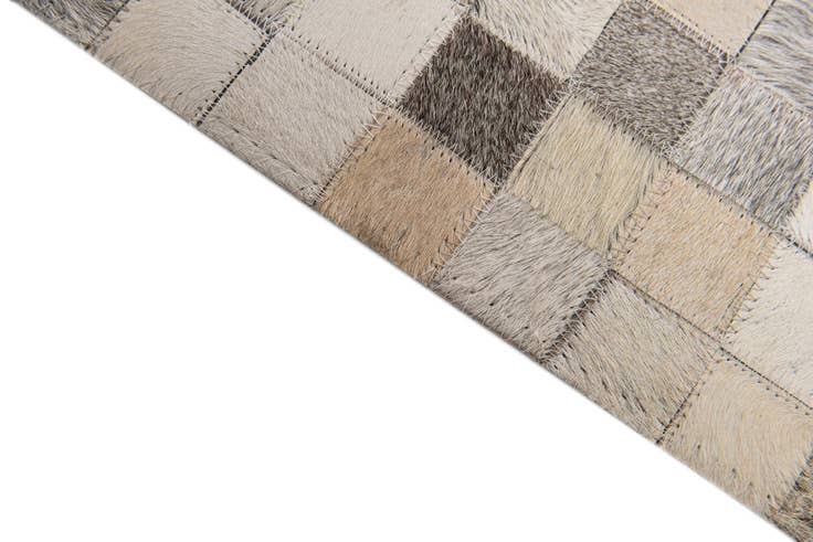 Detail image of 8' x 10' Cowhide Stocks Rug
