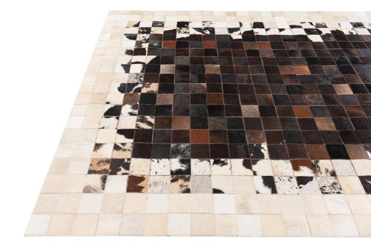 Detail image of 5' x 7' 9 Cowhide Stocks Rug
