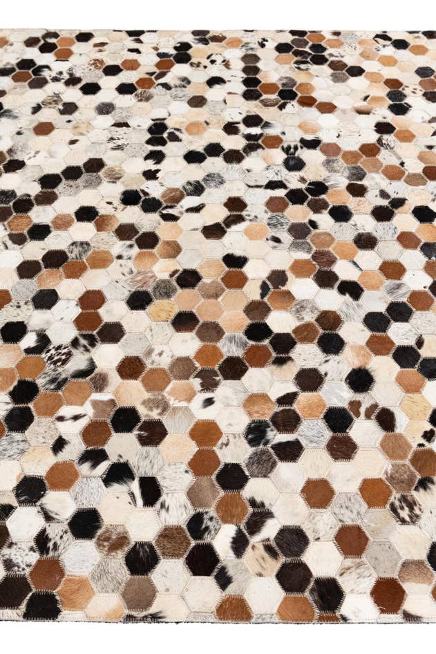 Detail image of 5' x 7' 10 Cowhide Stocks Rug