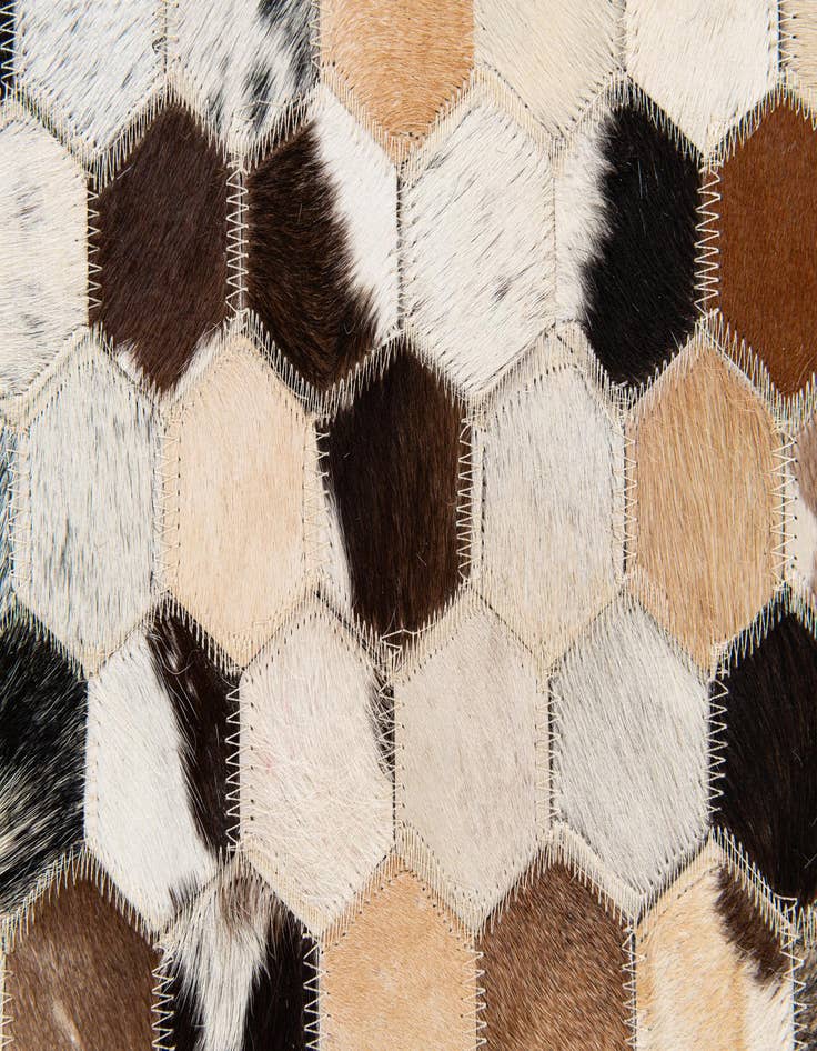 Detail image of 5' x 7' 10 Cowhide Stocks Rug