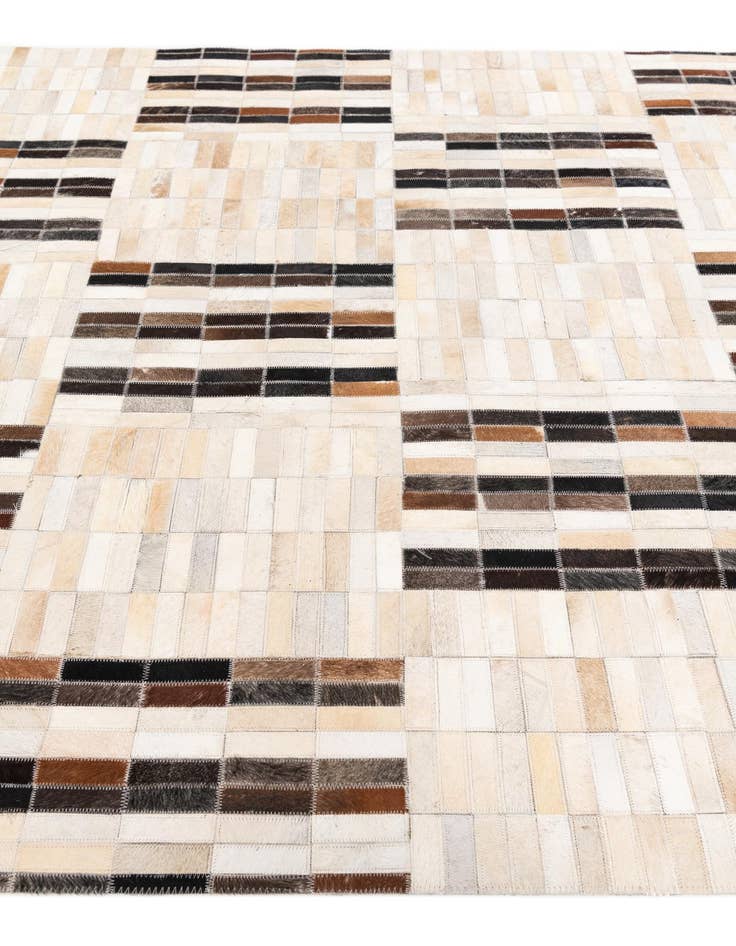 Detail image of 5' x 7' 11 Cowhide Stocks Rug