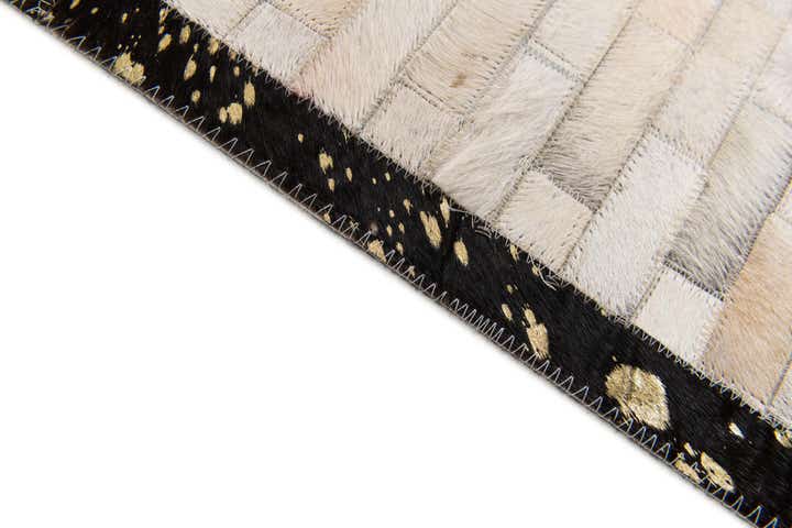 5' x 8' Cowhide Stocks Rug