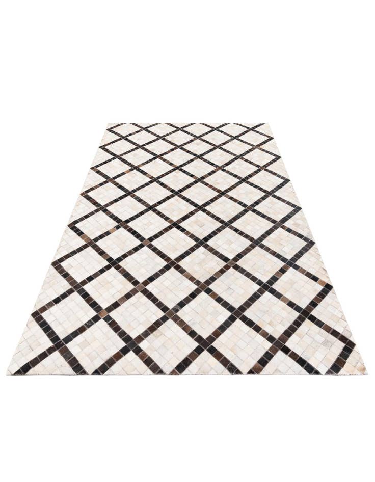 Detail image of 5' x 7' 10 Cowhide Stocks Rug