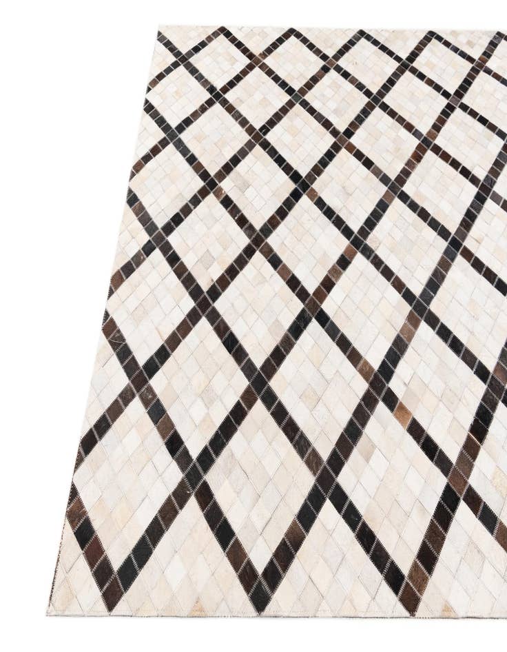 Detail image of 5' x 7' 10 Cowhide Stocks Rug