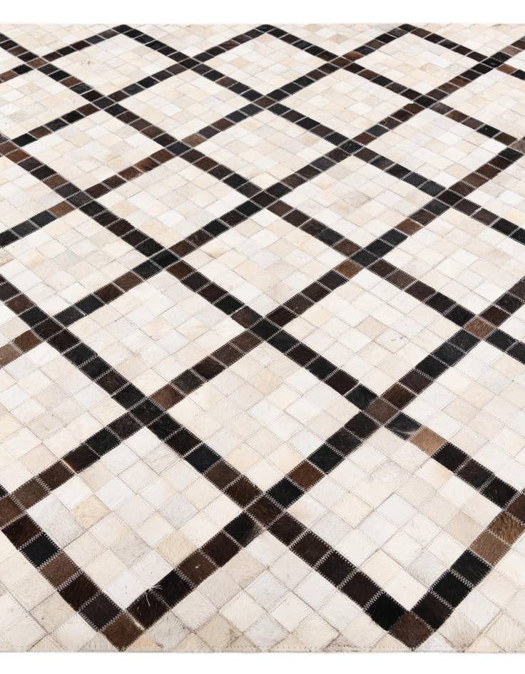 Detail image of 5' x 7' 10 Cowhide Stocks Rug