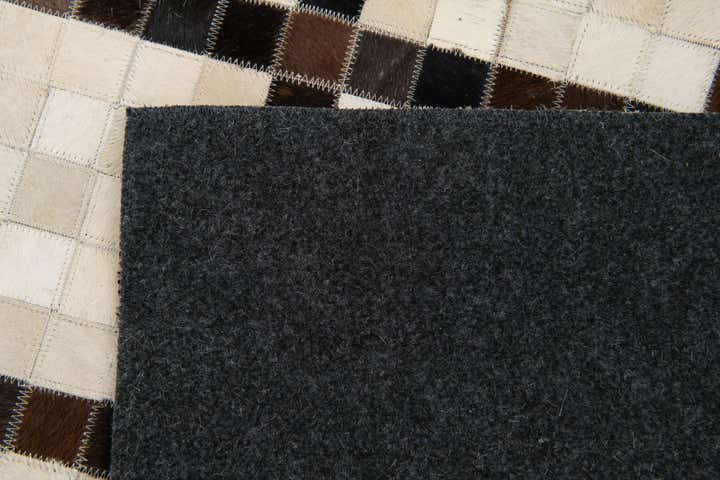 5' 2 x 8' Cowhide Stocks Rug