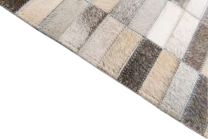 5' x 8' Cowhide Stocks Rug