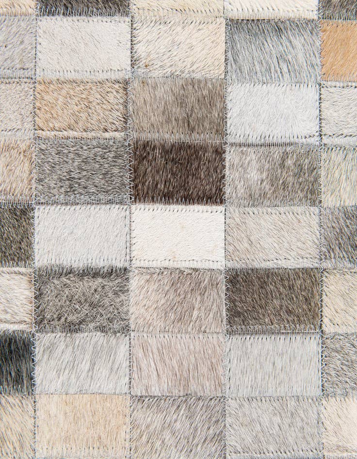 Detail image of 5' x 8' Cowhide Stocks Rug