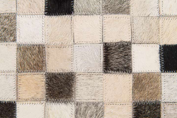 5' 2 x 8' Cowhide Stocks Rug