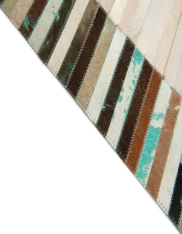 Detail image of 6' x 9' 1 Cowhide Stocks Rug