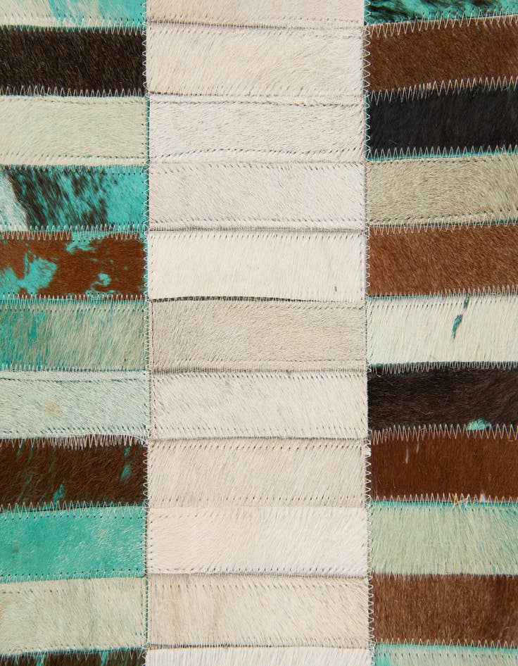 Detail image of 6' x 9' 1 Cowhide Stocks Rug