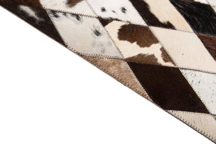 Detail image of 6' 6 x 9' 10 Cowhide Stocks Rug