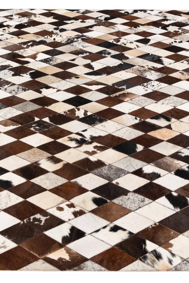 Detail image of 6' 7 x 9' 10 Cowhide Stocks Rug