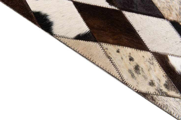 Detail image of 6' 7 x 9' 10 Cowhide Stocks Rug