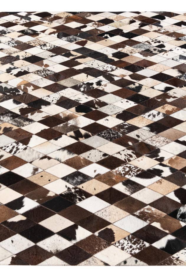 Detail image of 6' 8 x 9' 9 Cowhide Stocks Rug