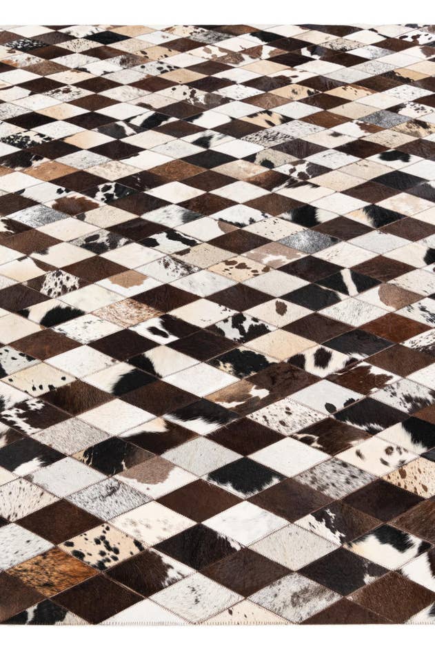 Detail image of 6' 9 x 9' 11 Cowhide Stocks Rug