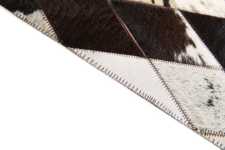 Detail image of 6' 9 x 9' 11 Cowhide Stocks Rug