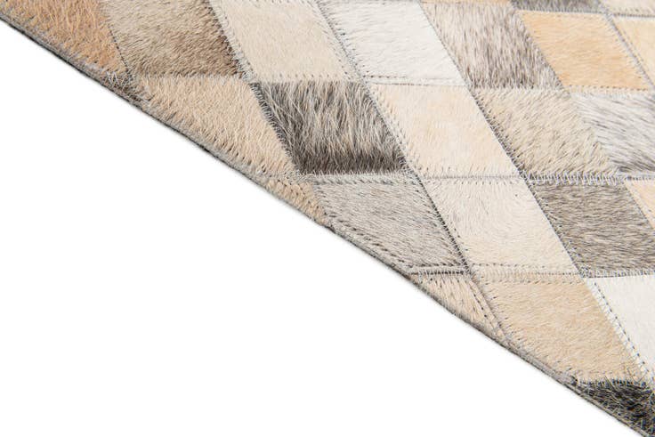 Detail image of 6' 7 x 9' 11 Cowhide Stocks Rug