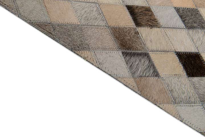 6' 9 x 9' 10 Cowhide Stocks Rug