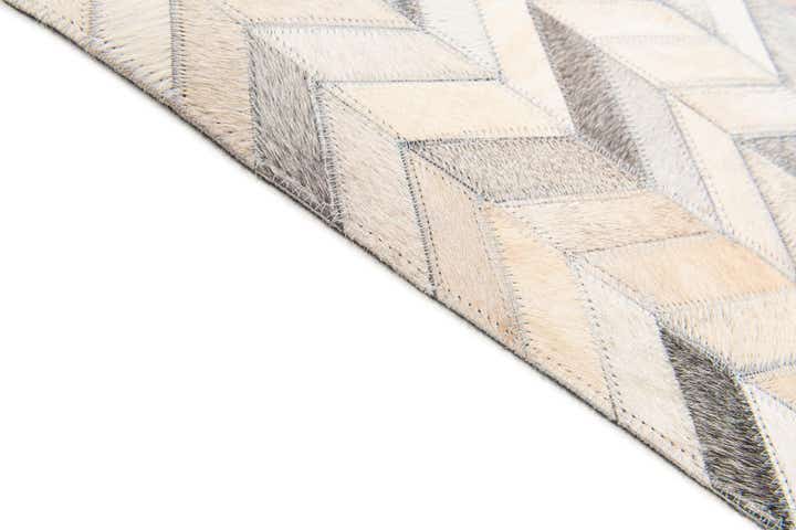 6' 8 x 9' 10 Cowhide Stocks Rug