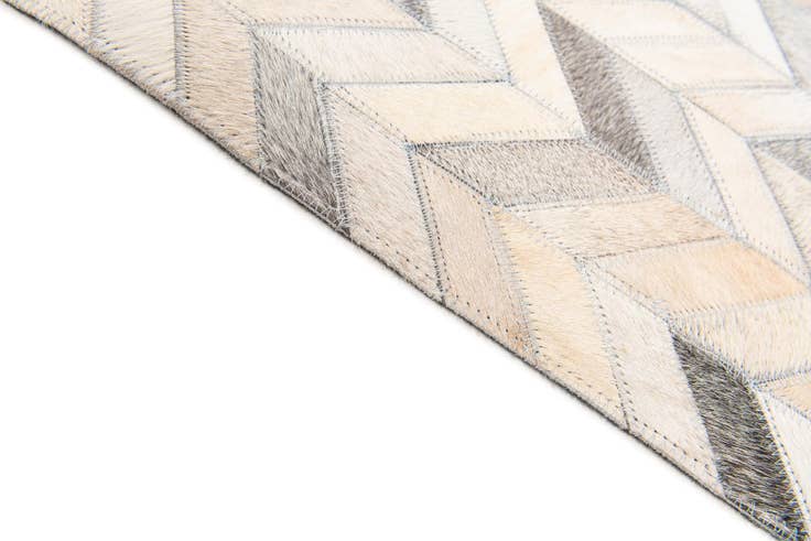 Detail image of 6' 8 x 9' 10 Cowhide Stocks Rug