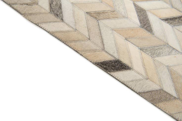 Detail image of 6' 9 x 9' 11 Cowhide Stocks Rug