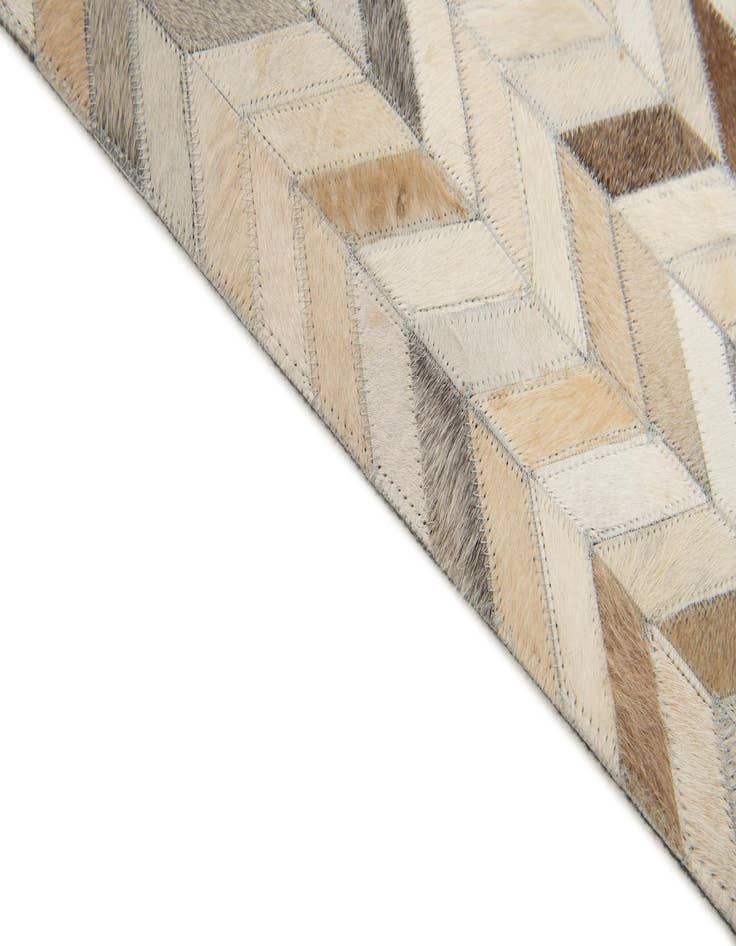 Detail image of 6' 8 x 9' 10 Cowhide Stocks Rug