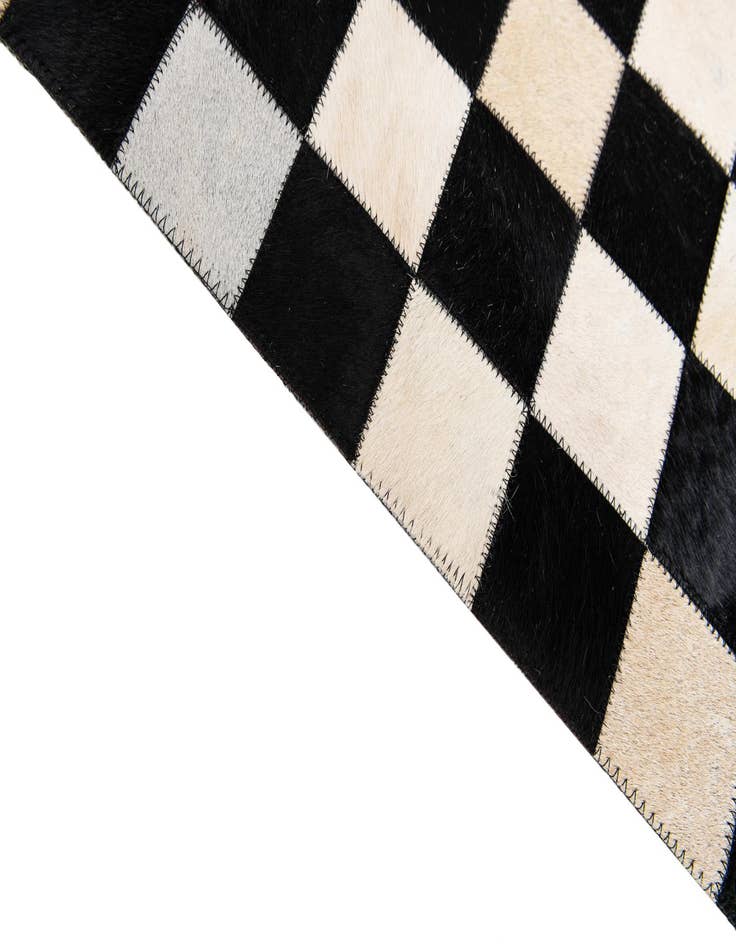 Detail image of 4' 9 x 6' 8 Cowhide Stocks Rug