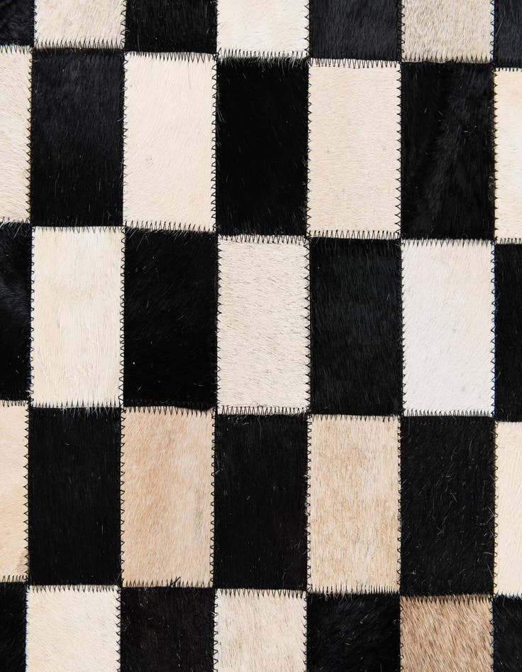 Detail image of 4' 9 x 6' 8 Cowhide Stocks Rug