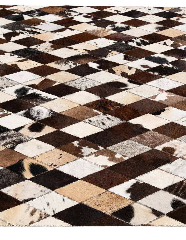 Detail image of 4' 8 x 6' 9 Cowhide Stocks Rug