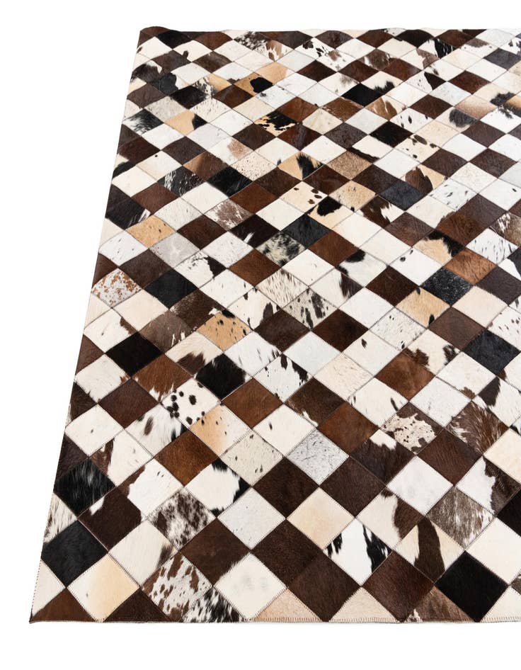 Detail image of 4' 8 x 6' 9 Cowhide Stocks Rug