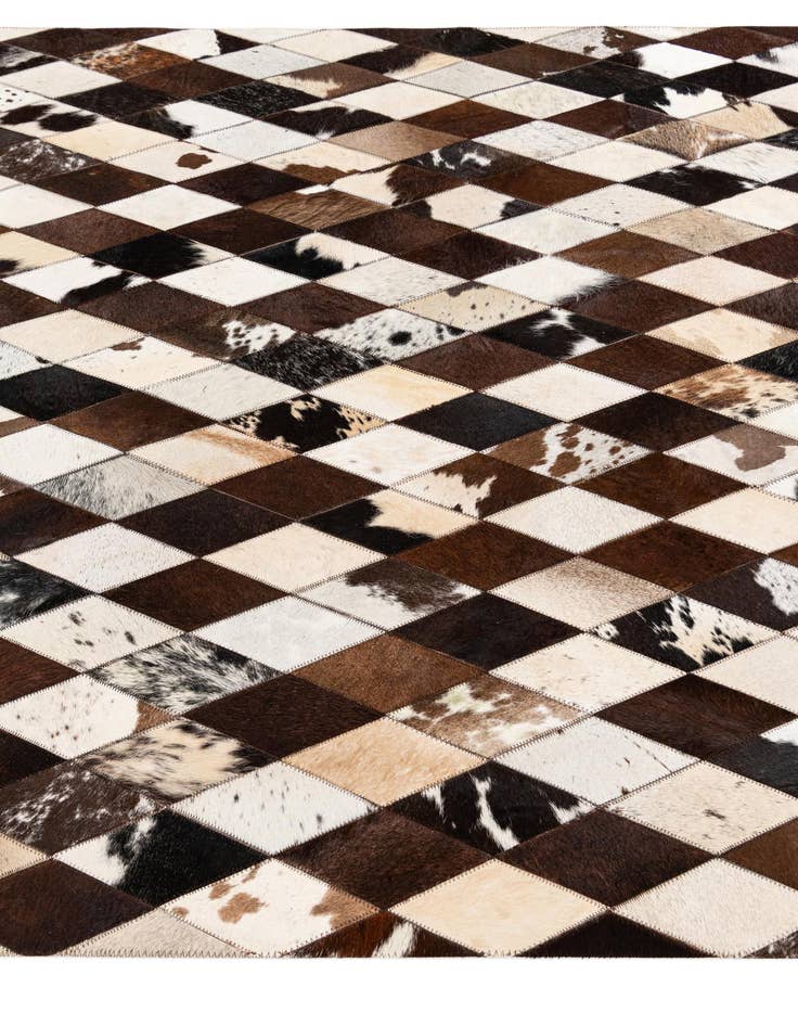 Detail image of 4' 8 x 6' 9 Cowhide Stocks Rug