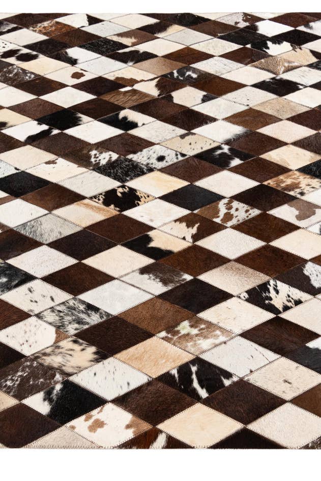 Detail image of 4' 8 x 6' 9 Cowhide Stocks Rug