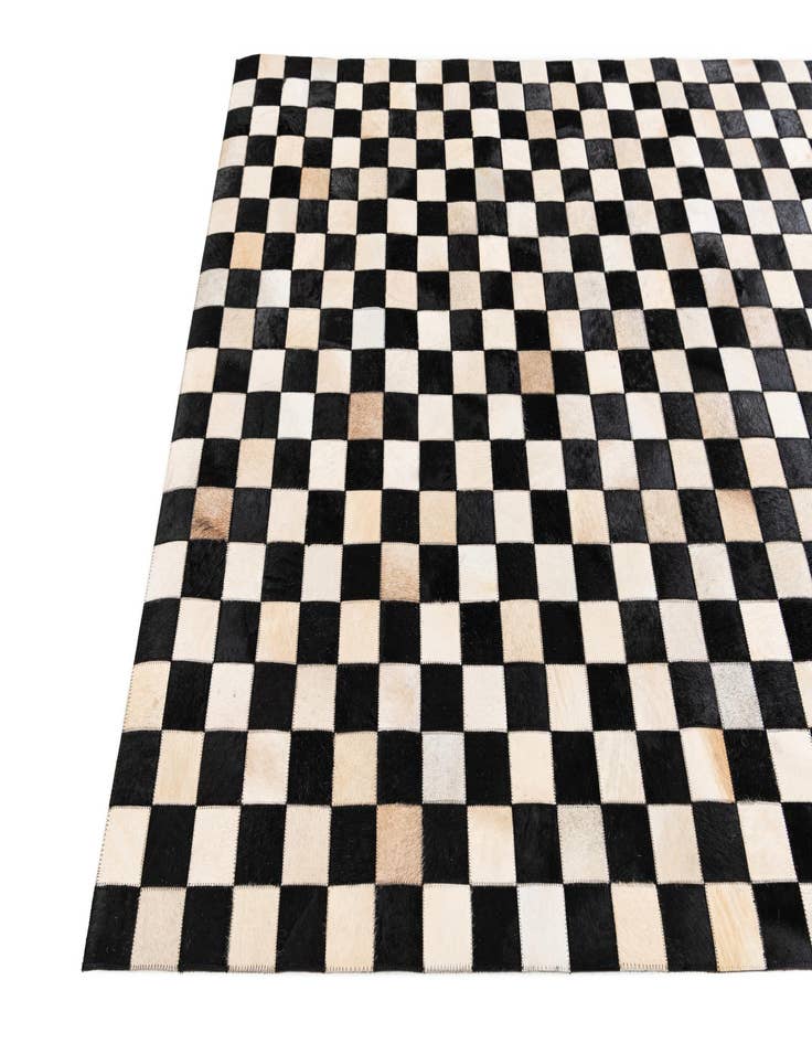 Detail image of 4' 9 x 6' 8 Cowhide Stocks Rug