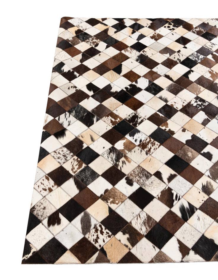 Detail image of 4' 8 x 6' 9 Cowhide Stocks Rug