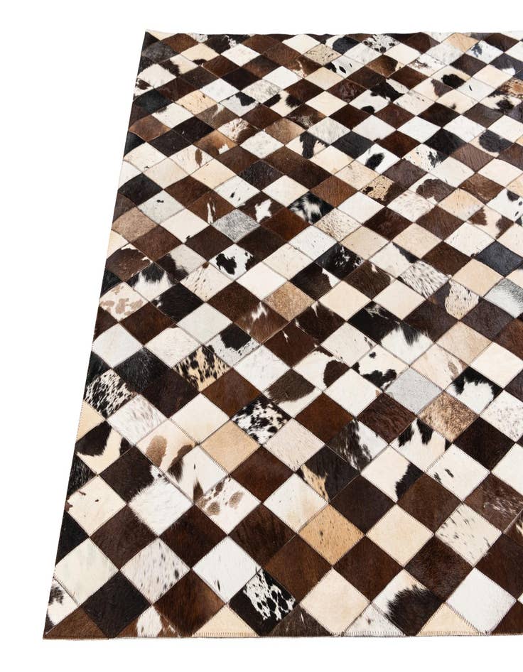 Detail image of 4' 8 x 6' 9 Cowhide Stocks Rug
