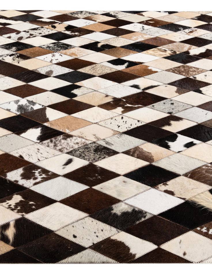 Detail image of 4' 8 x 6' 9 Cowhide Stocks Rug