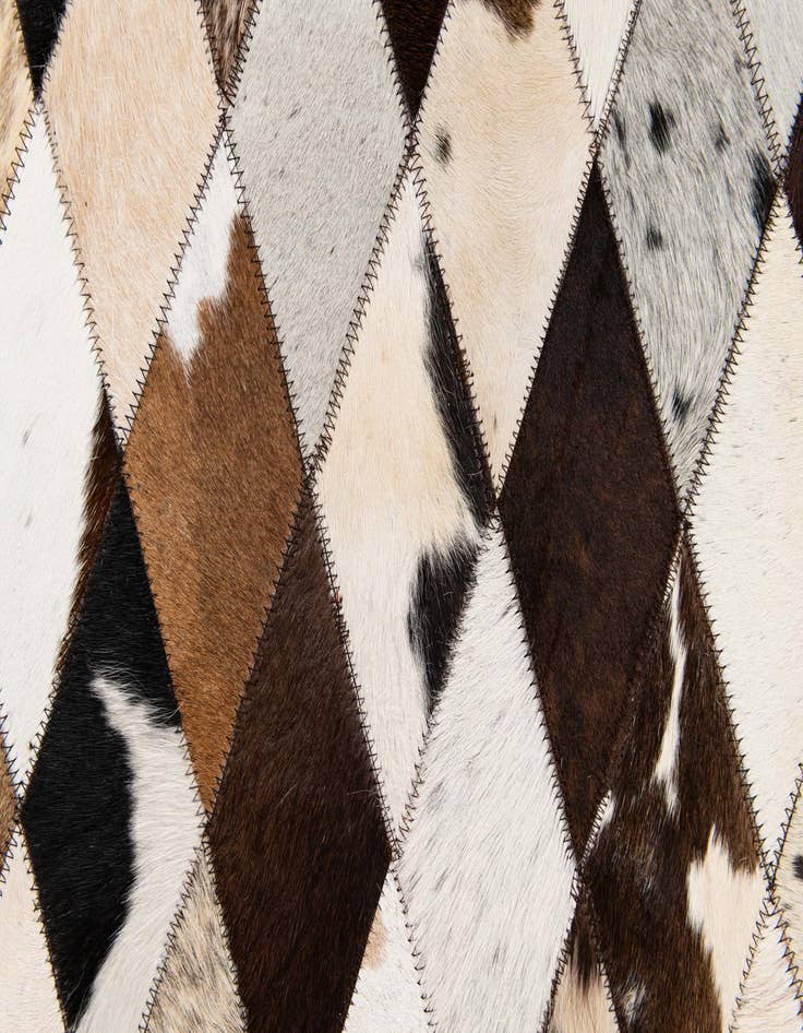 Detail image of 4' 8 x 6' 9 Cowhide Stocks Rug