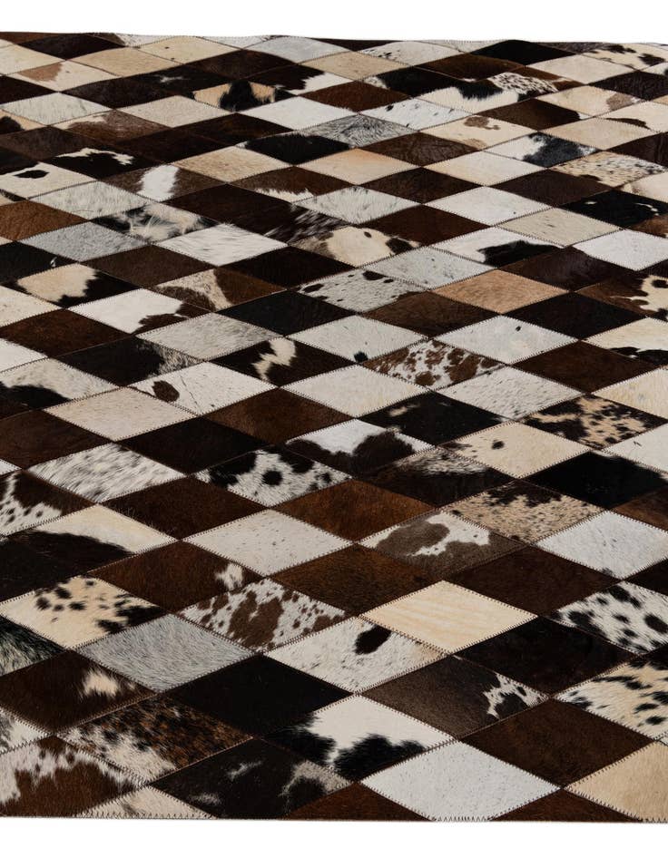 Detail image of 4' 8 x 6' 8 Cowhide Stocks Rug