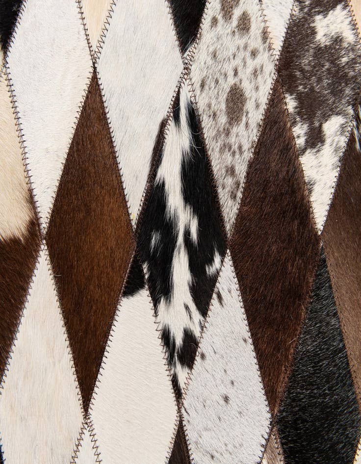 Detail image of 4' 8 x 6' 8 Cowhide Stocks Rug