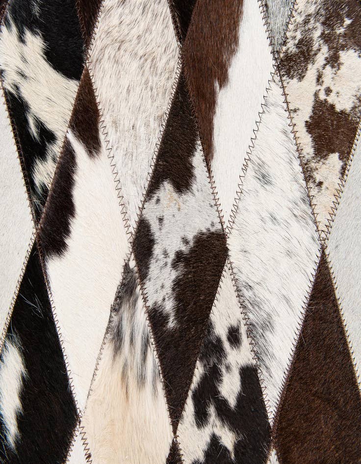 Detail image of 4' 8 x 6' 8 Cowhide Stocks Rug