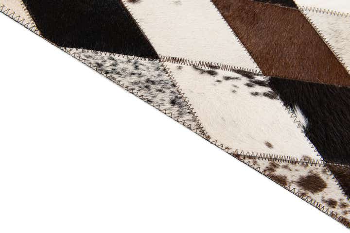 4' 9 x 6' 9 Cowhide Stocks Rug