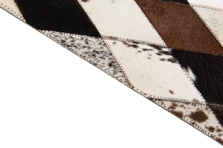 Detail image of 4' 9 x 6' 9 Cowhide Stocks Rug