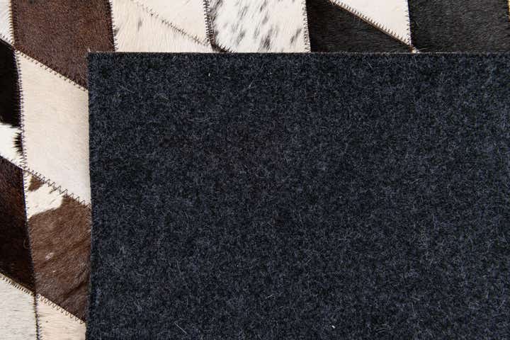 4' 9 x 6' 9 Cowhide Stocks Rug