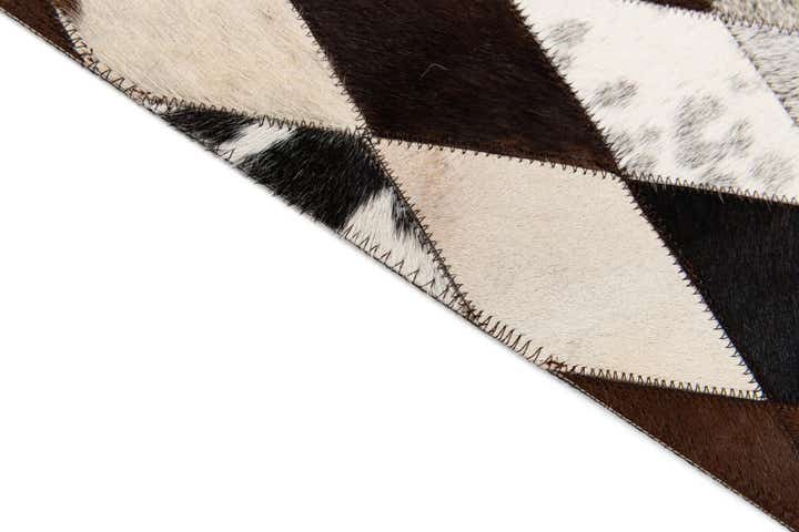 4' 9 x 6' 9 Cowhide Stocks Rug