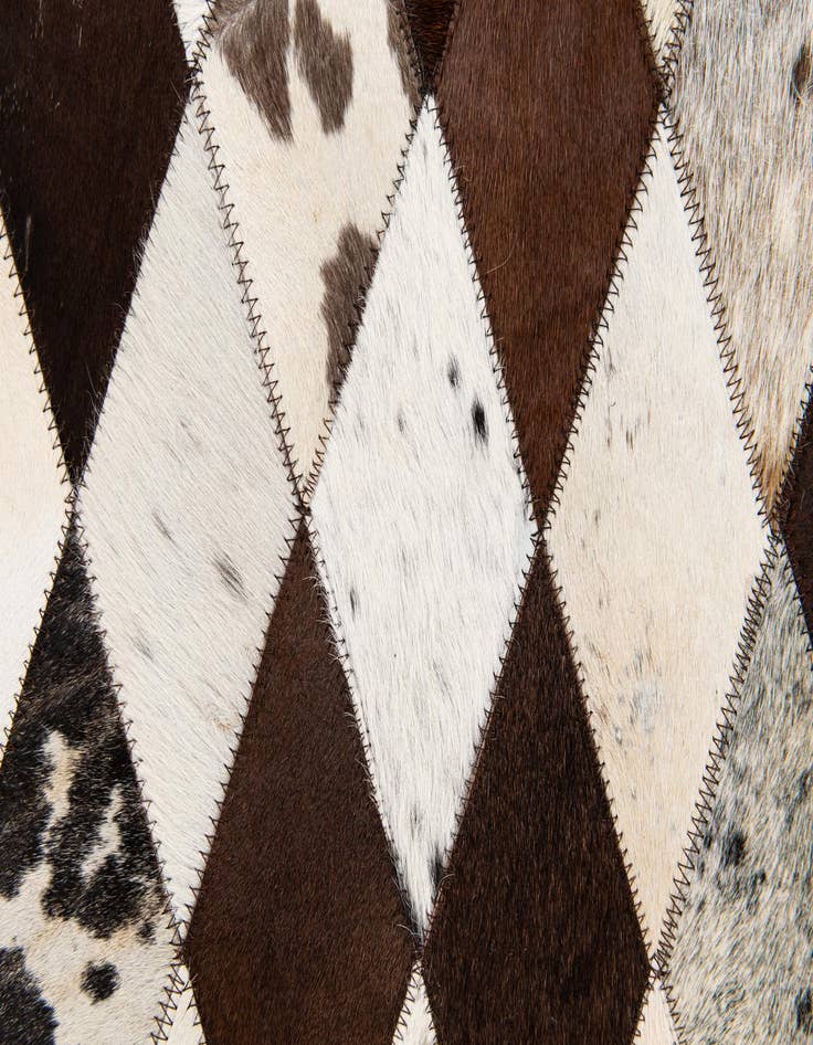 Detail image of 4' 9 x 6' 9 Cowhide Stocks Rug